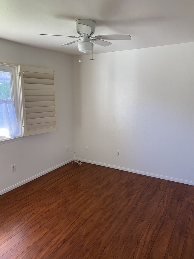 property at 2101 Ridgeview Pl