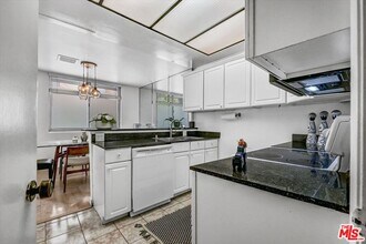 318 N Maple Dr in Beverly Hills, CA - Building Photo - Building Photo
