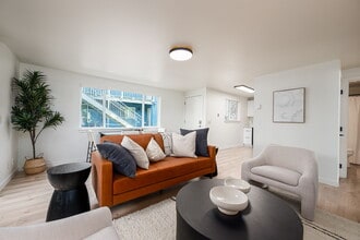 The RidgeLine Apartments in Bend, OR - Building Photo - Building Photo