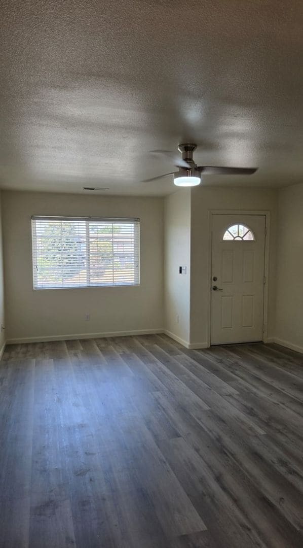 6124 Royal Coach Cir in Bakersfield, CA - Building Photo - Building Photo