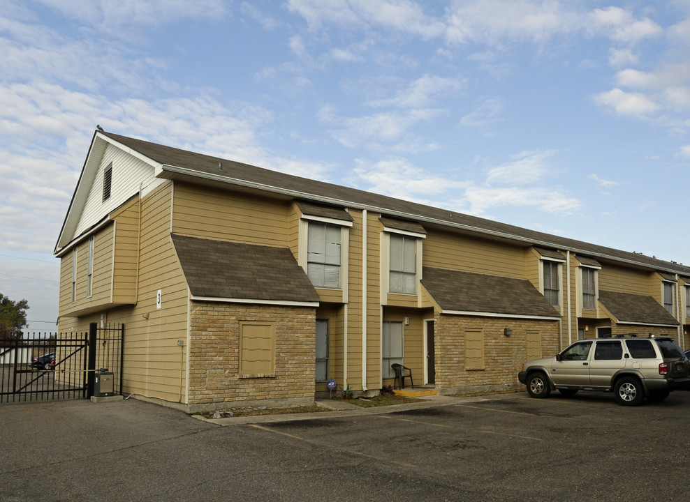 Terrytown Village in Gretna, LA - Foto de edificio