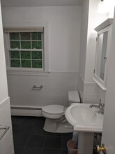 409 Lowell Ave, Unit 2 in Newton, MA - Building Photo - Building Photo