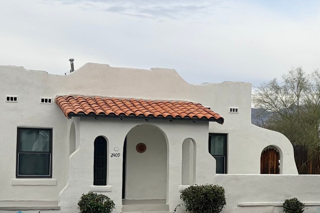 2409 E Mabel St in Tucson, AZ - Building Photo