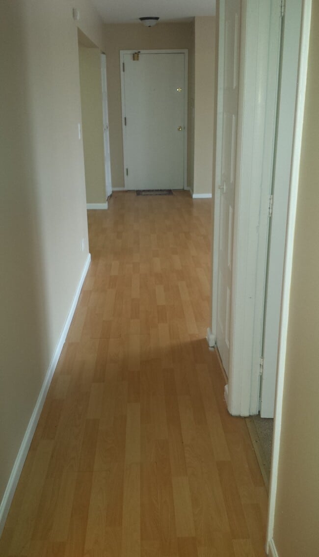 122 Mullingar Ct, Unit 2A in Schaumburg, IL - Building Photo - Building Photo