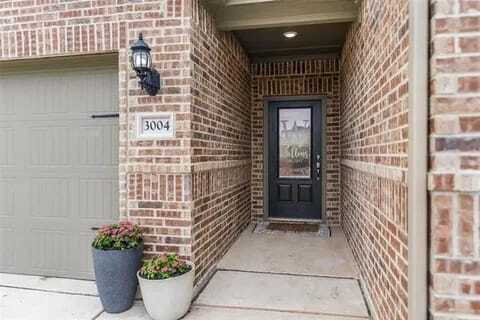 3004 Parker Rd in Anna, TX - Building Photo