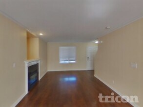 14628 81st Ave E in Puyallup, WA - Foto de edificio - Building Photo