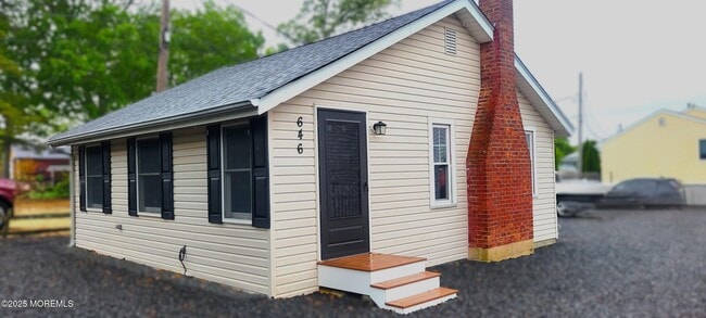 property at 646 Princeton Ave