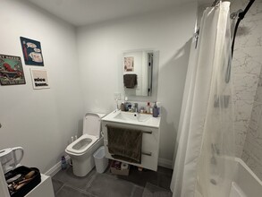 20 Strathmore Rd, Unit 9 in Brookline, MA - Foto de edificio - Building Photo
