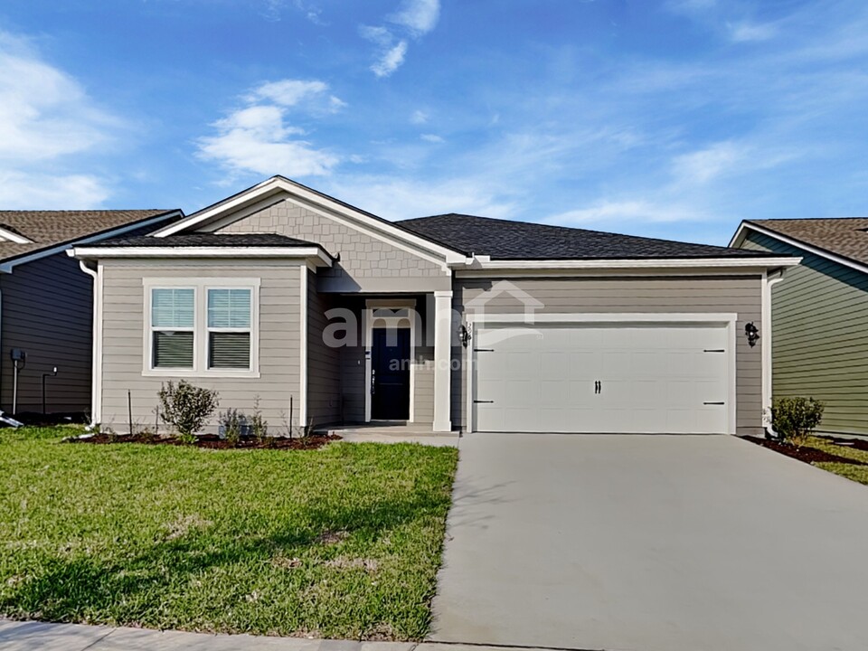 2961 Rolling Acrs Rd in Green Cove Springs, FL - Building Photo