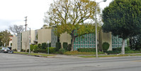 350 S McCarty Dr in Beverly Hills, CA - Foto de edificio - Building Photo