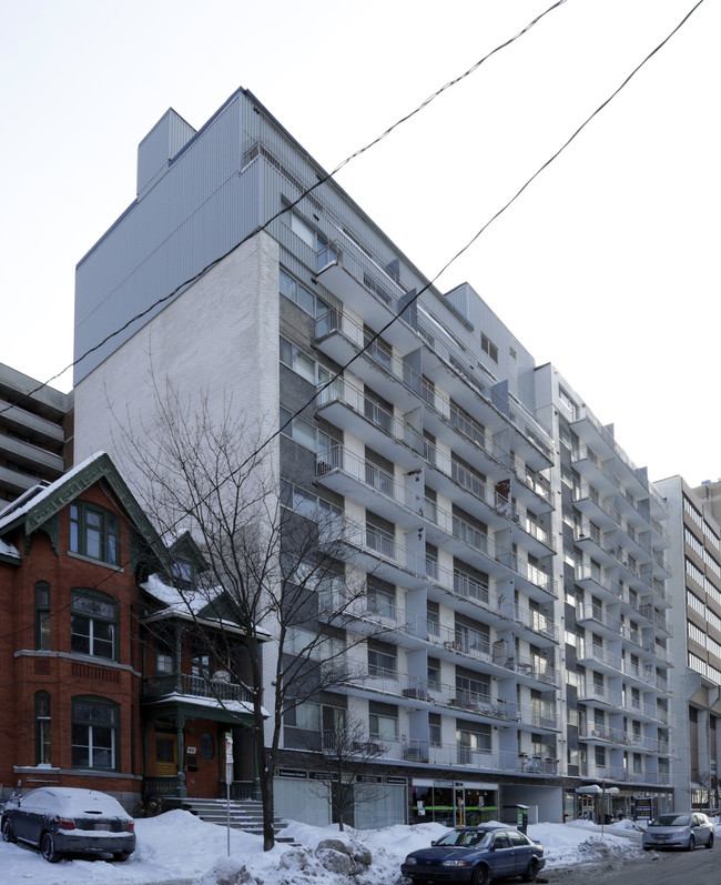 Queen Towers in Ottawa, ON - Building Photo - Building Photo