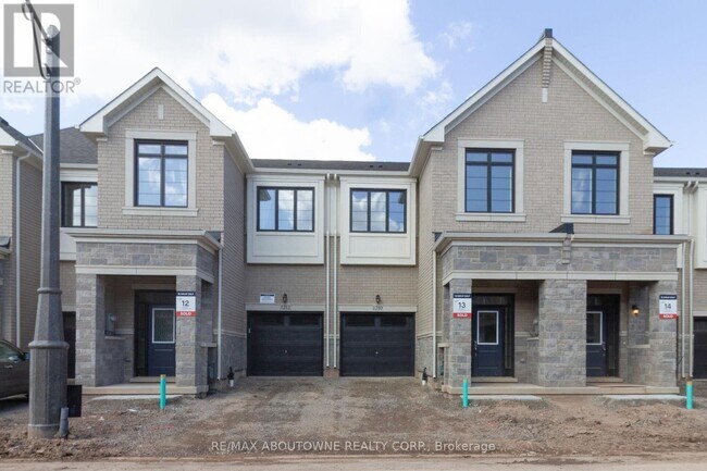 1212 Dartmouth Cres
