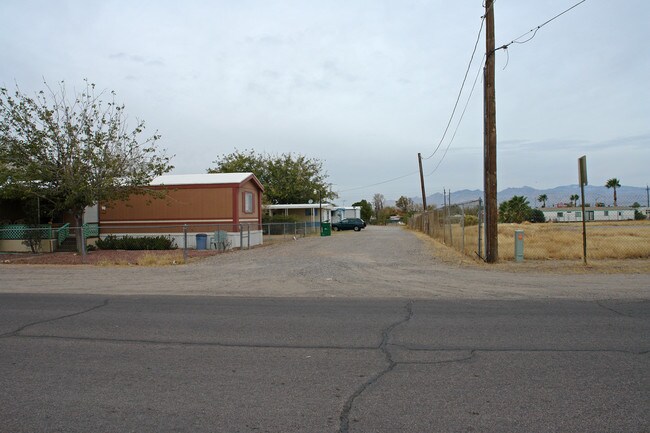 3451 E Milton Rd in Tucson, AZ - Foto de edificio - Building Photo