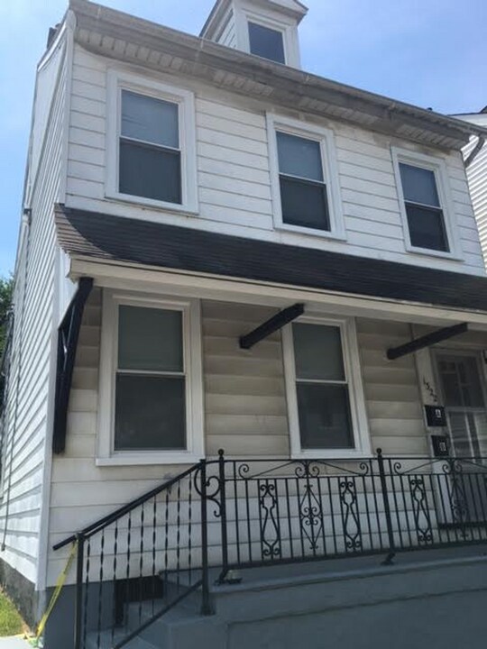 1322 Ferry St in Easton, PA - Building Photo
