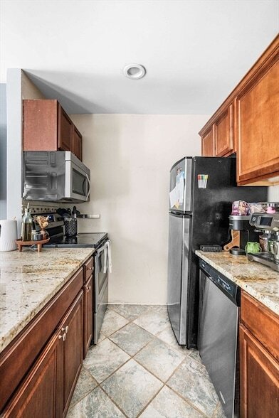 227 W 3rd St, Unit 2 in Boston, MA - Building Photo - Building Photo