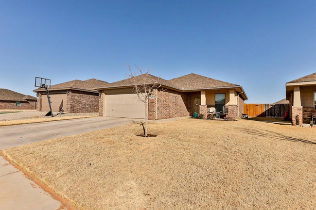 7456 104th St in Lubbock, TX - Foto de edificio - Building Photo