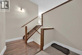 9940 Forest Glade Ct in Windsor, ON - Building Photo - Building Photo