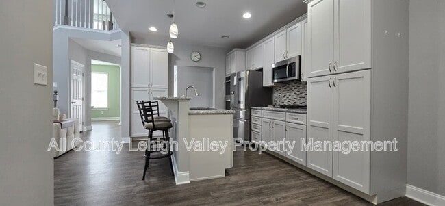 4413 Stole Rd in Emmaus, PA - Building Photo - Building Photo