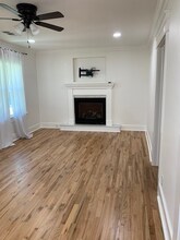 435 E Yale Ave in Fresno, CA - Foto de edificio - Building Photo