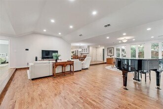 3825 Echo Brook Ln in Dallas, TX - Building Photo - Building Photo