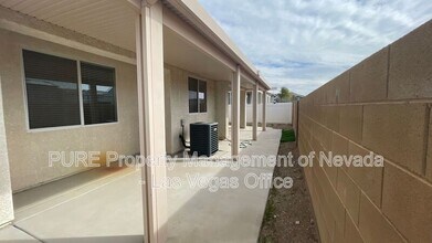 10445 Orchard Ladge St in Las Vegas, NV - Building Photo - Building Photo