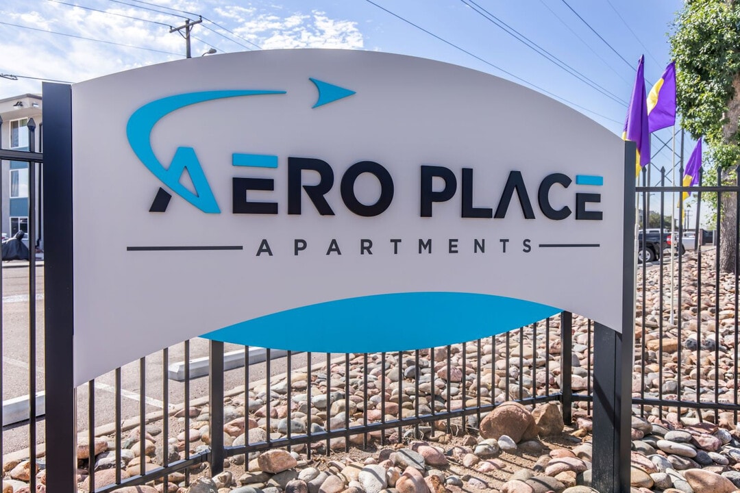 Aero Place Apartments in Colorado Springs, CO - Foto de edificio