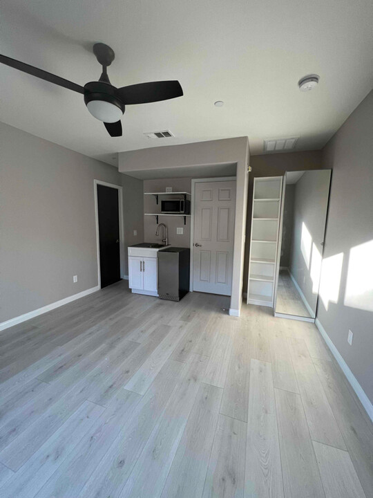 1 1st St in Moorpark, CA - Building Photo