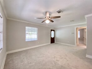 7702 McHenry St in Houston, TX - Foto de edificio - Building Photo
