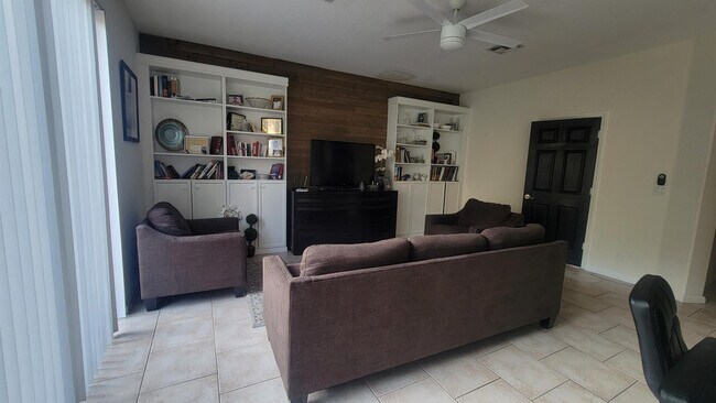 4349 Lake Tahoe Cir in West Palm Beach, FL - Building Photo - Building Photo