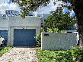 1833 NW 58th Ave, Unit 30 in Lauderhill, FL - Building Photo