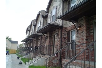 Sage Hollow Apartments in Clarksville, TN - Building Photo - Building Photo