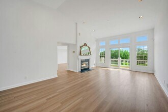 92 Doral Greens Dr W in Rye Brook, NY - Foto de edificio - Building Photo
