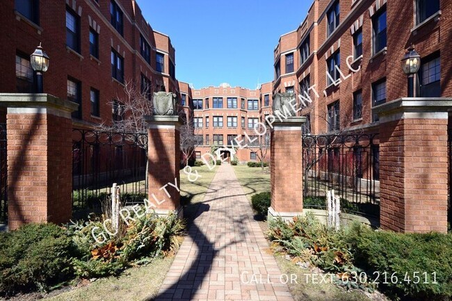property at 1108 W Pratt Blvd