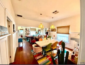 1725 Maple Ave in Bakersfield, CA - Foto de edificio - Building Photo