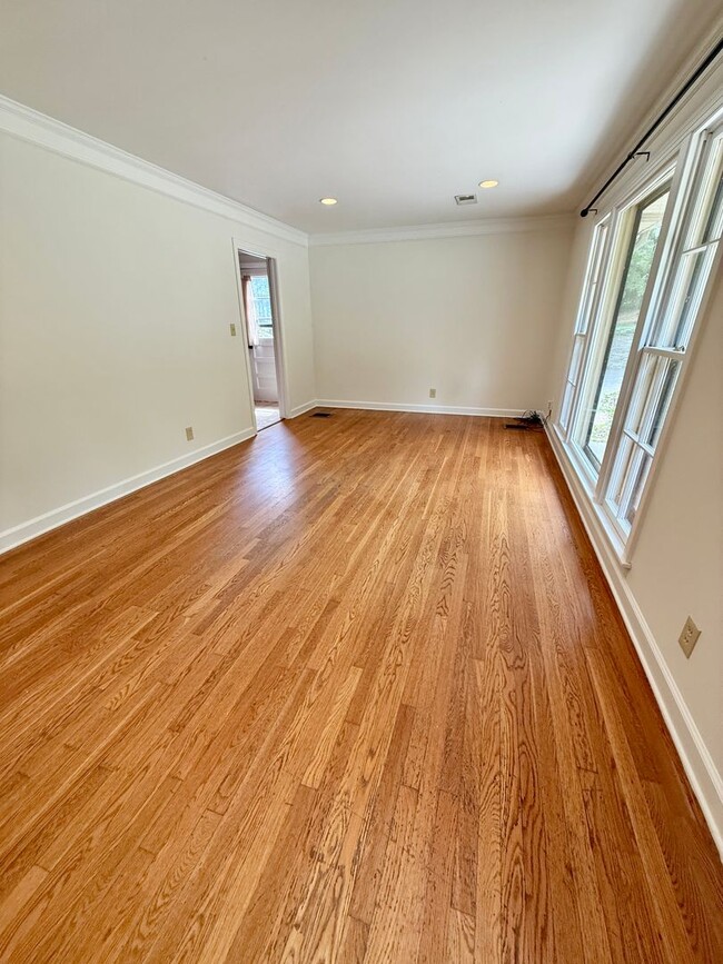 205 Cloverdale Ct in Nashville, TN - Building Photo - Building Photo