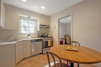 120 Van Buren Ave in Teaneck, NJ - Building Photo - Building Photo