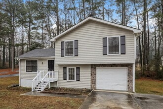 6207 Radford Dr in Riverdale, GA - Foto de edificio - Building Photo