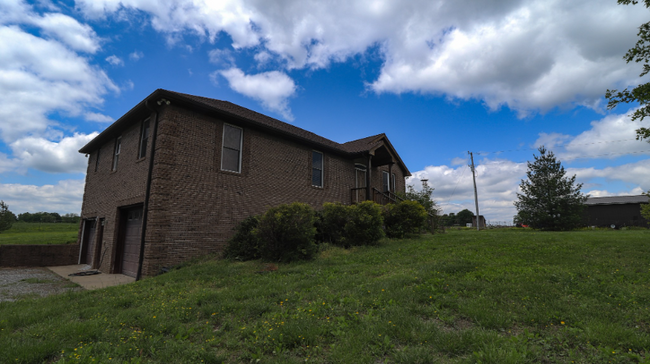 5090 Knox Rd in Chapmansboro, TN - Building Photo - Building Photo