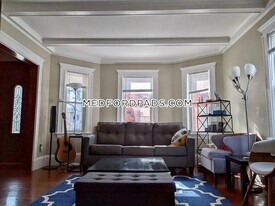 141 George St, Unit 1 in Medford, MA - Building Photo