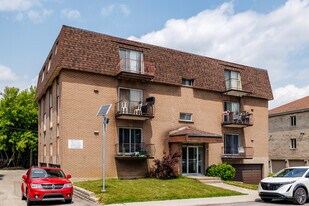 4215 Du Souvenir Ch in Laval, QC - Building Photo
