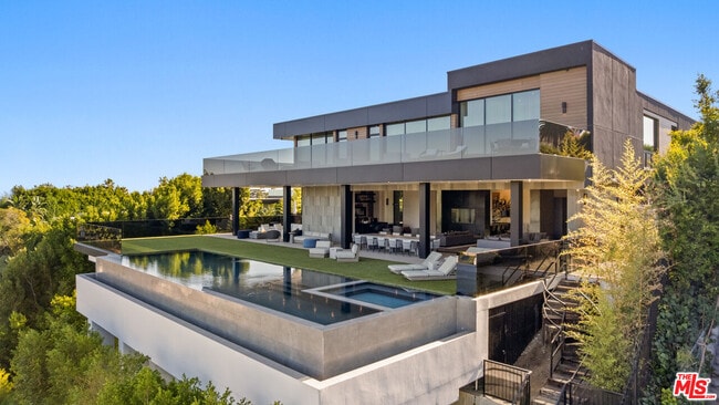 property at 1140 Summit Dr