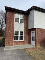 5017 Polly Hill Ln in Roanoke, VA - Building Photo