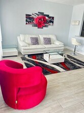 107 Kent St in West Palm Beach, FL - Foto de edificio - Building Photo