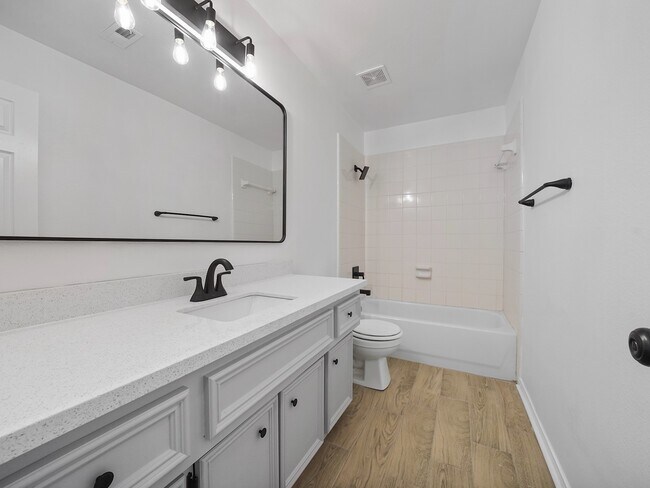 14206 Windy Ridge Ln in Rosharon, TX - Building Photo - Building Photo