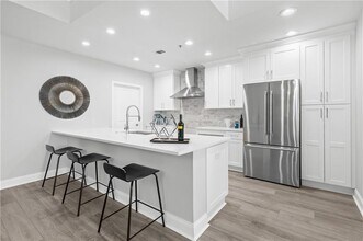 270 17th St in Atlanta, GA - Building Photo - Building Photo