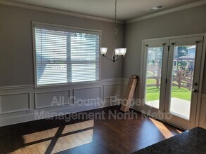 6477 Crosscreek Ln in Flowery Branch, GA - Building Photo - Building Photo