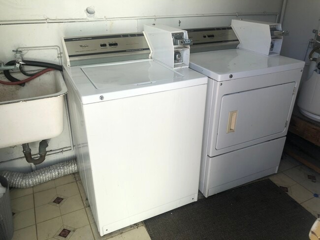 643 Manchester Ter, Unit House in Inglewood, CA - Foto de edificio - Building Photo