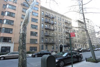 330-334 E 52nd St in New York, NY - Building Photo - Building Photo