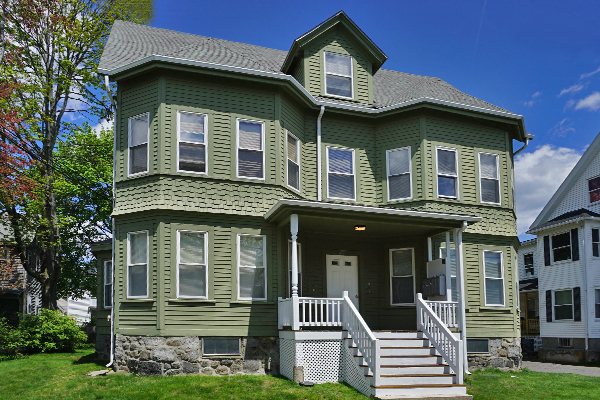 252 Ash St, Unit 04 in Waltham, MA - Building Photo