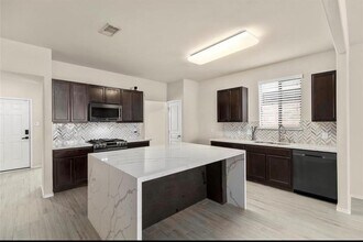 1102 Larkfield Dr in Richmond, TX - Building Photo - Building Photo